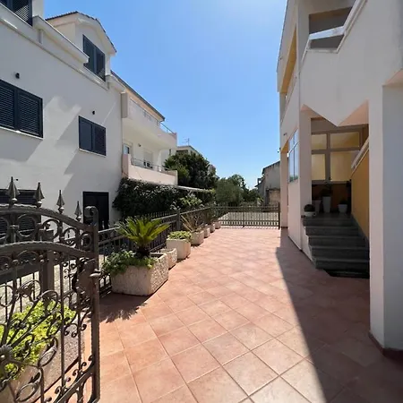 Ana Apartment