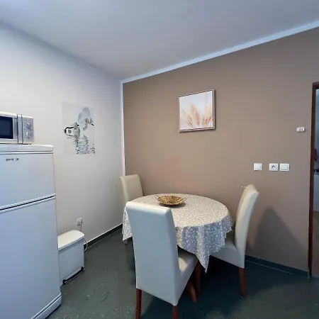 Apartment Ana *