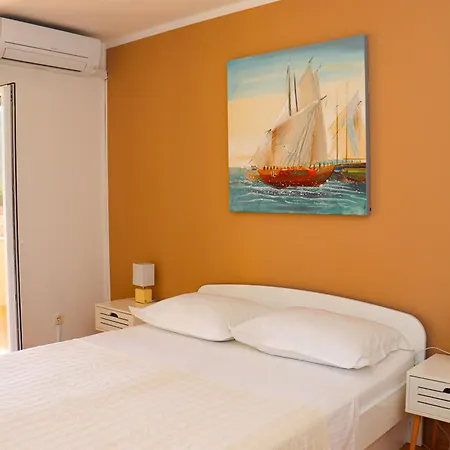 Ana Apartment *