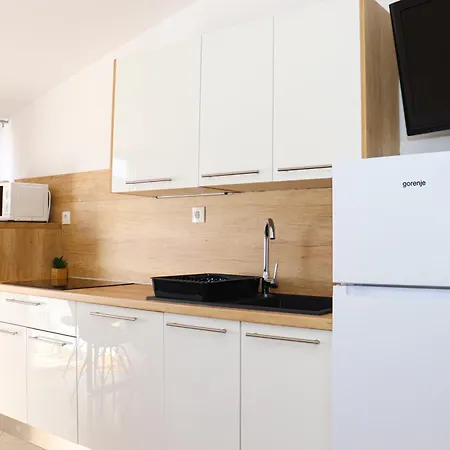 Ana Apartment *